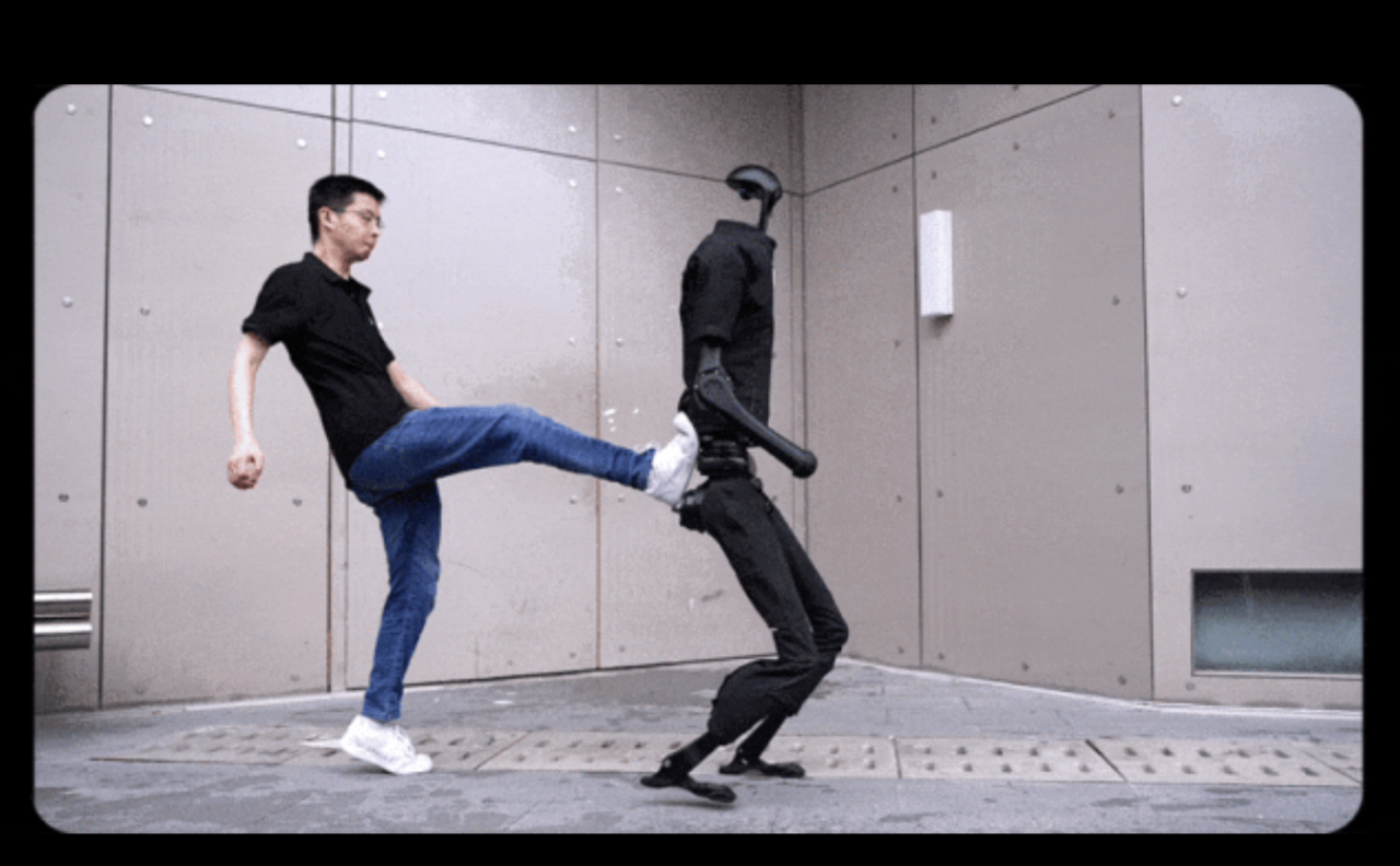 Unitree H1人形机器人稳定性测试 图片来源：官网视频截图