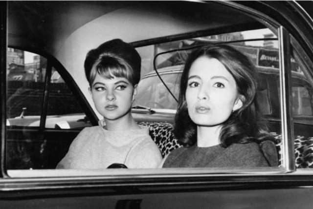 将美女“妹妹”送给他人，策划英国最大性丑闻，他最后自杀狱中