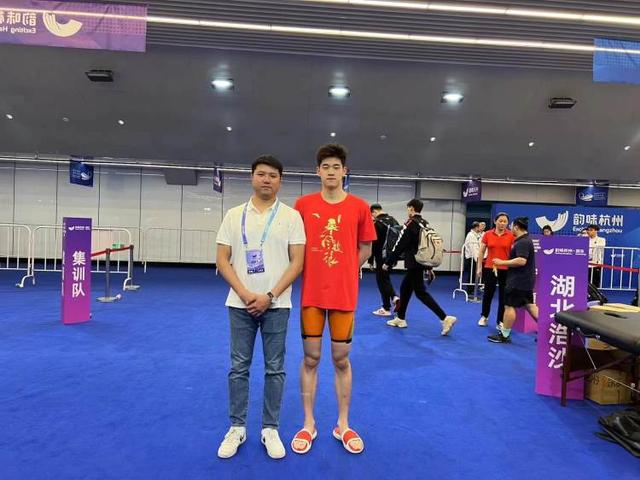 潘展乐