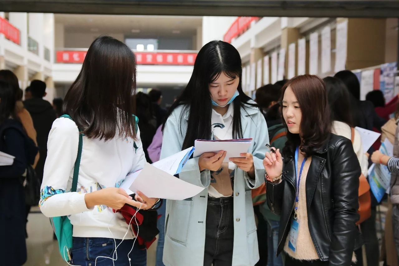 女生学什么专业挣钱多又轻松