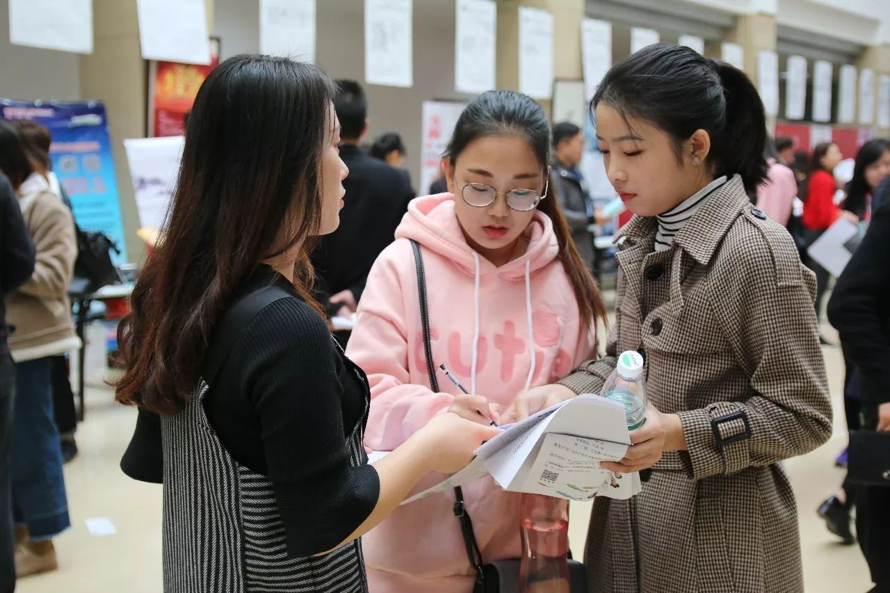 女生学什么专业挣钱多又轻松