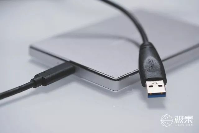 移动硬盘品牌