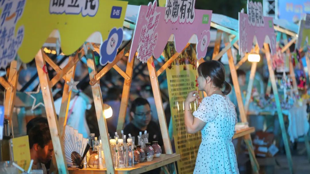 摆摊副业手工赚钱不赚钱