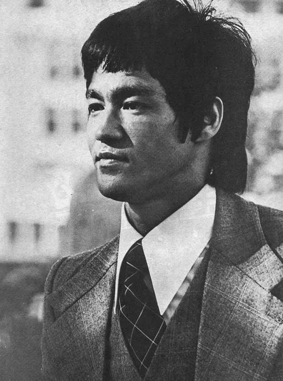 明星大腕斜杠青年兼职