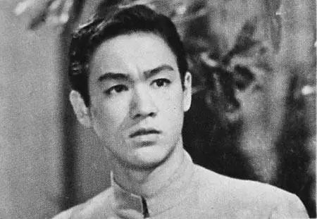 明星大腕斜杠青年兼职