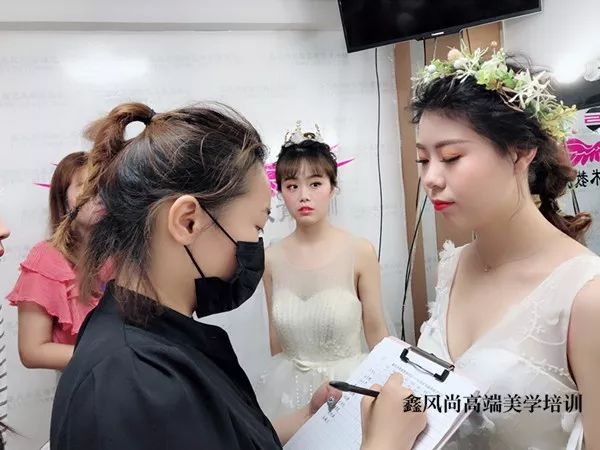 化妆师有前途吗 化妆师有前途吗