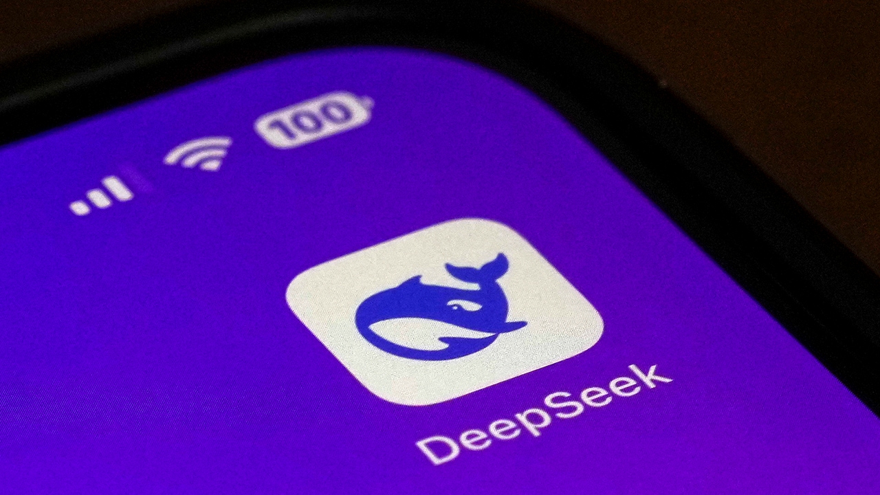 如何使用 DeepSeek API