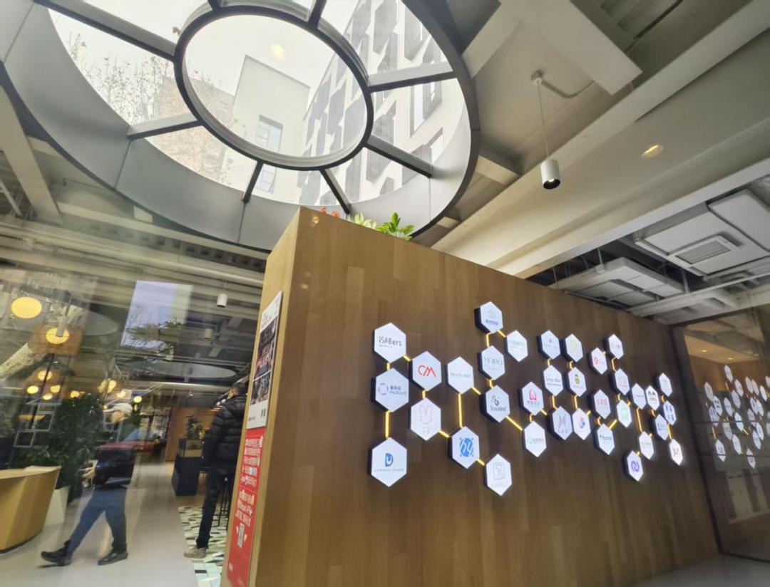 国内ai创业太简单了