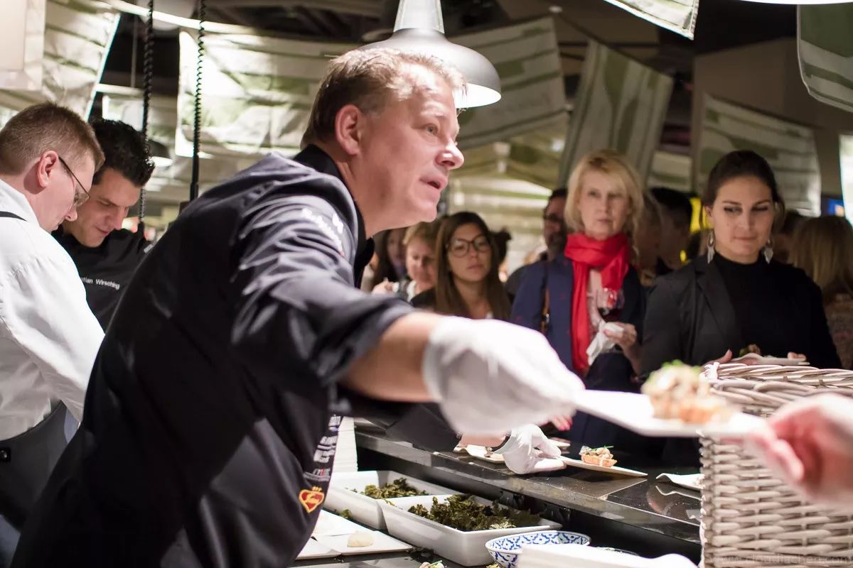 独立摄影师怎么赚钱