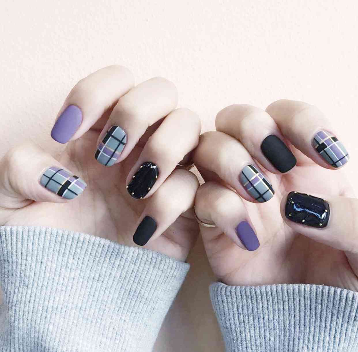 搞笑AI风潮：智能美甲文案短句，轻松玩转渐变潮流