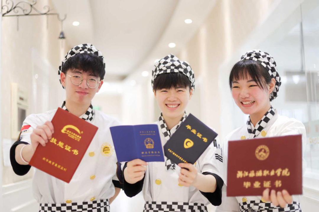 女孩学烘焙有发展吗