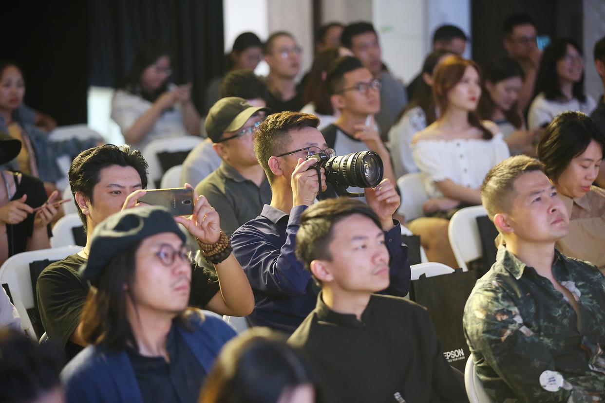 00后收入与消费对比