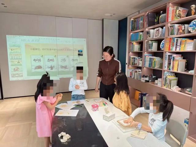 陪伴师和家教哪个好