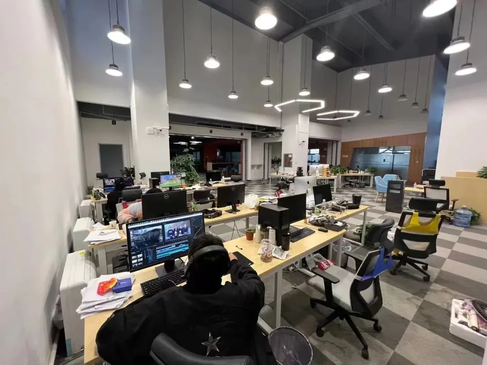 假装上班公司合法吗