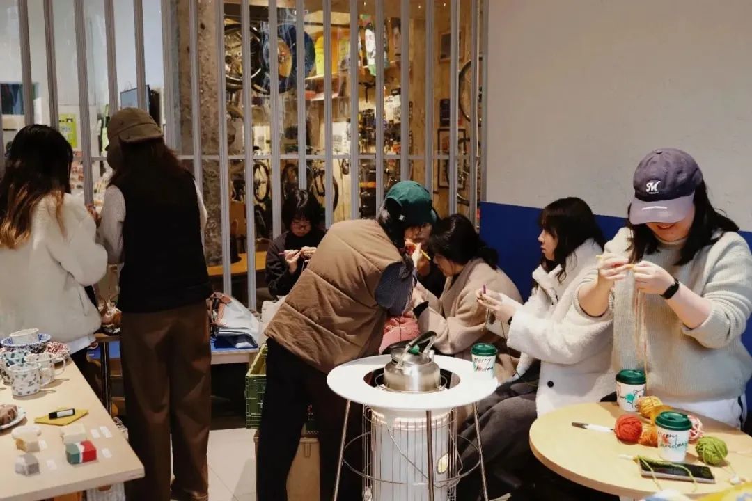 情绪价值驱动消费的例子