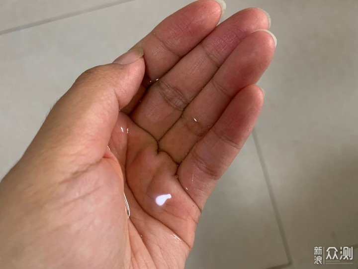14款男士洗发水横评，选对了每天清爽出门！_新浪众测