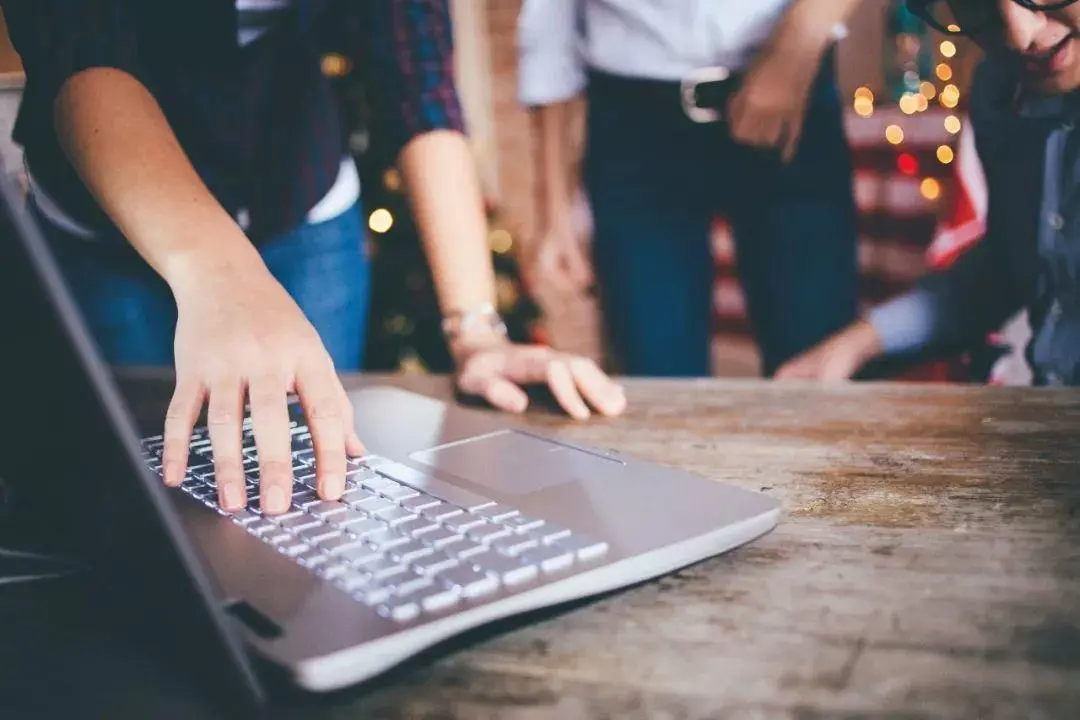 评论区点赞数少